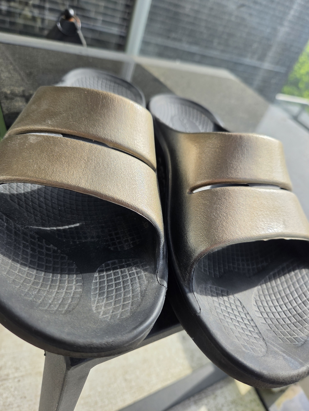 OOFOS Women's LUXE SLIDE